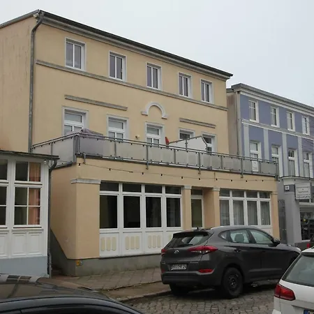 In Warnemuende, Friedrich-franz-strasse 11 Rostock