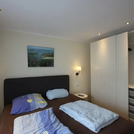 In Warnemuende, Friedrich-franz-strasse 11 Apartment *
