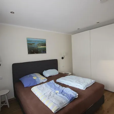 In Warnemuende, Friedrich-franz-strasse 11 Apartment *