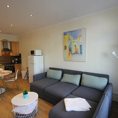 Ff11 In Warnemuende, Friedrich-franz-strasse 11 *