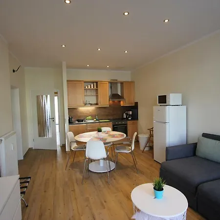 In Warnemünde, Friedrich-franz-straße 11 *