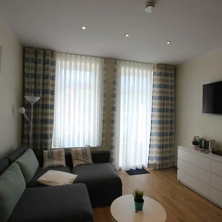 In Warnemünde, Friedrich-franz-straße 11 *