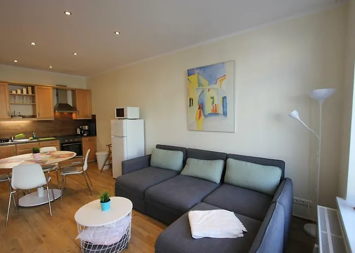 Ff11 In Warnemuende, Friedrich-franz-strasse 11 *