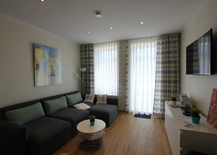 Ff11 In Warnemuende, Friedrich-franz-strasse 11 *