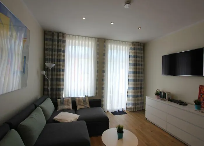 Ff11 In Warnemuende, Friedrich-franz-strasse 11 *